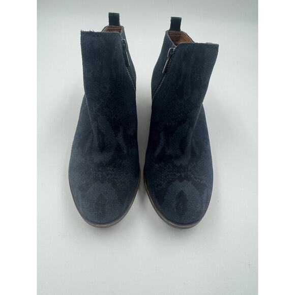 Lucky Brand side zip blue suede ankle booties. Size 7m - Picture 2 of 7